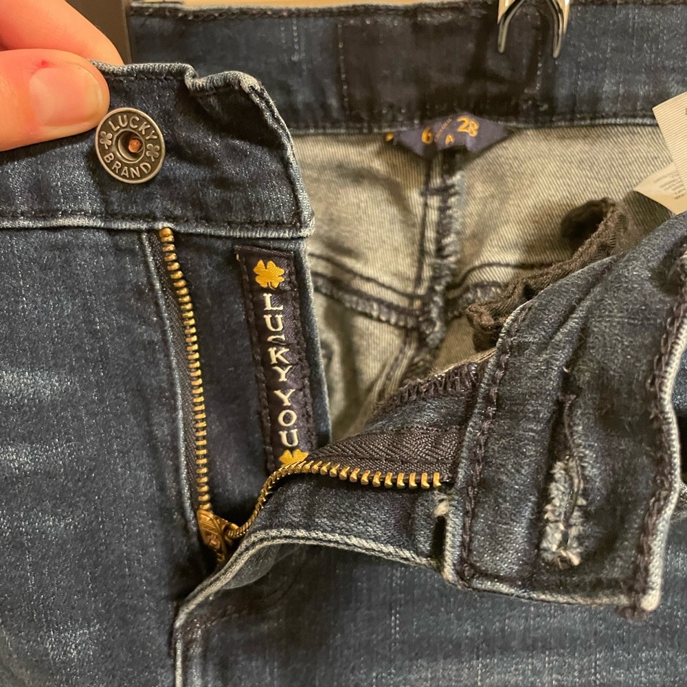 Size 6/28 Lucky Brand skinny jean - Picture 5 of 5